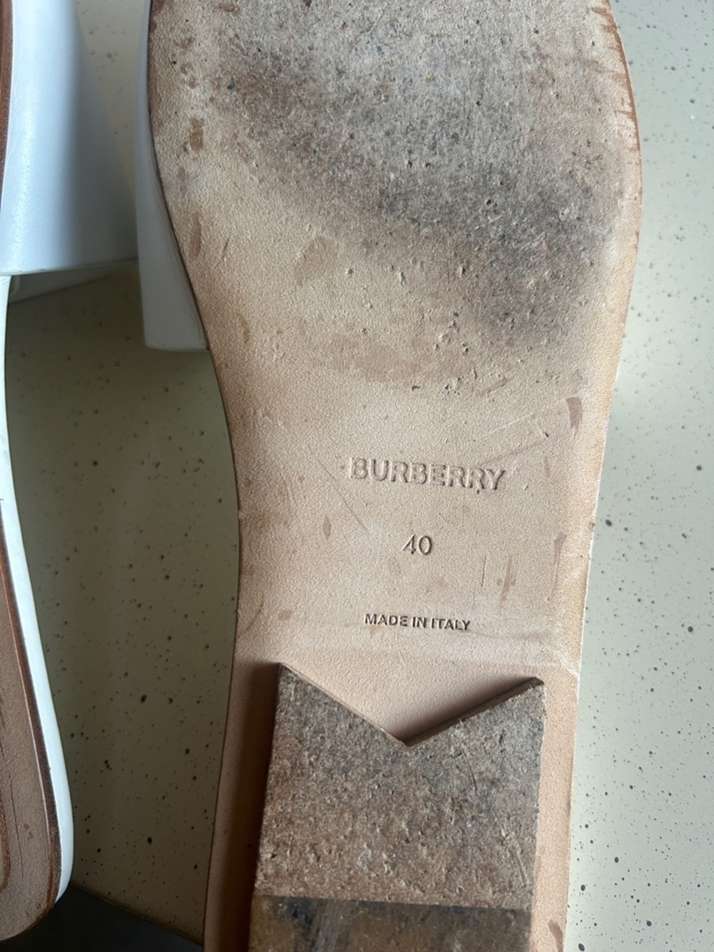 Burberry White Leather Slide with Gold TB Plaque - Picture 5 of 5